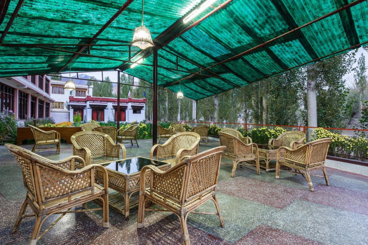 Hotel Asia Лех Экстерьер фото