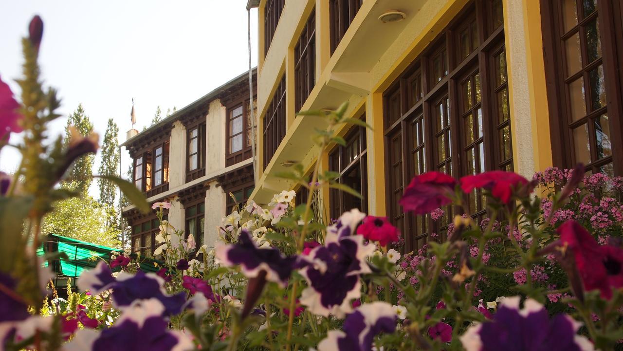 Hotel Asia Лех Экстерьер фото